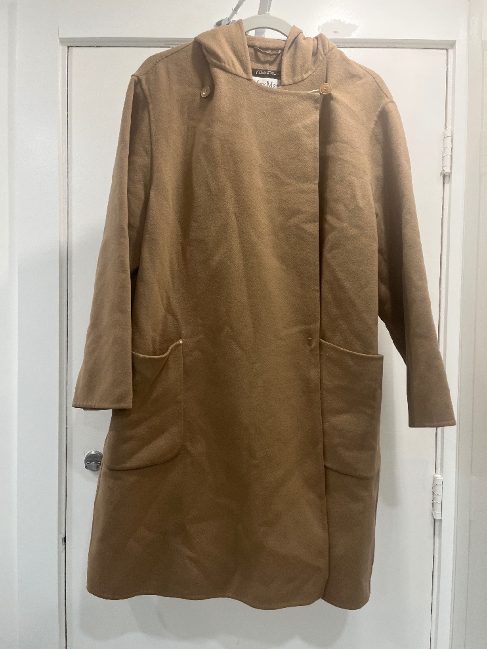 Max Mara Beige Cashmere Coat.  Size 8.